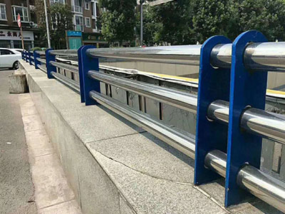 哈尔滨市河道护栏图片2 哈尔滨市河道护栏图片2