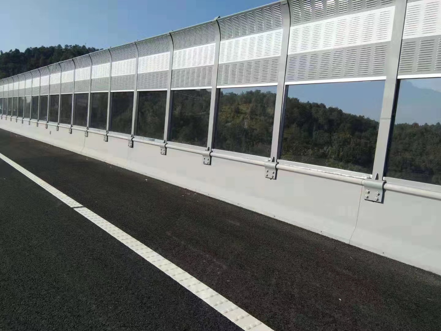 天津市声屏障图片4 天津市声屏障图片4